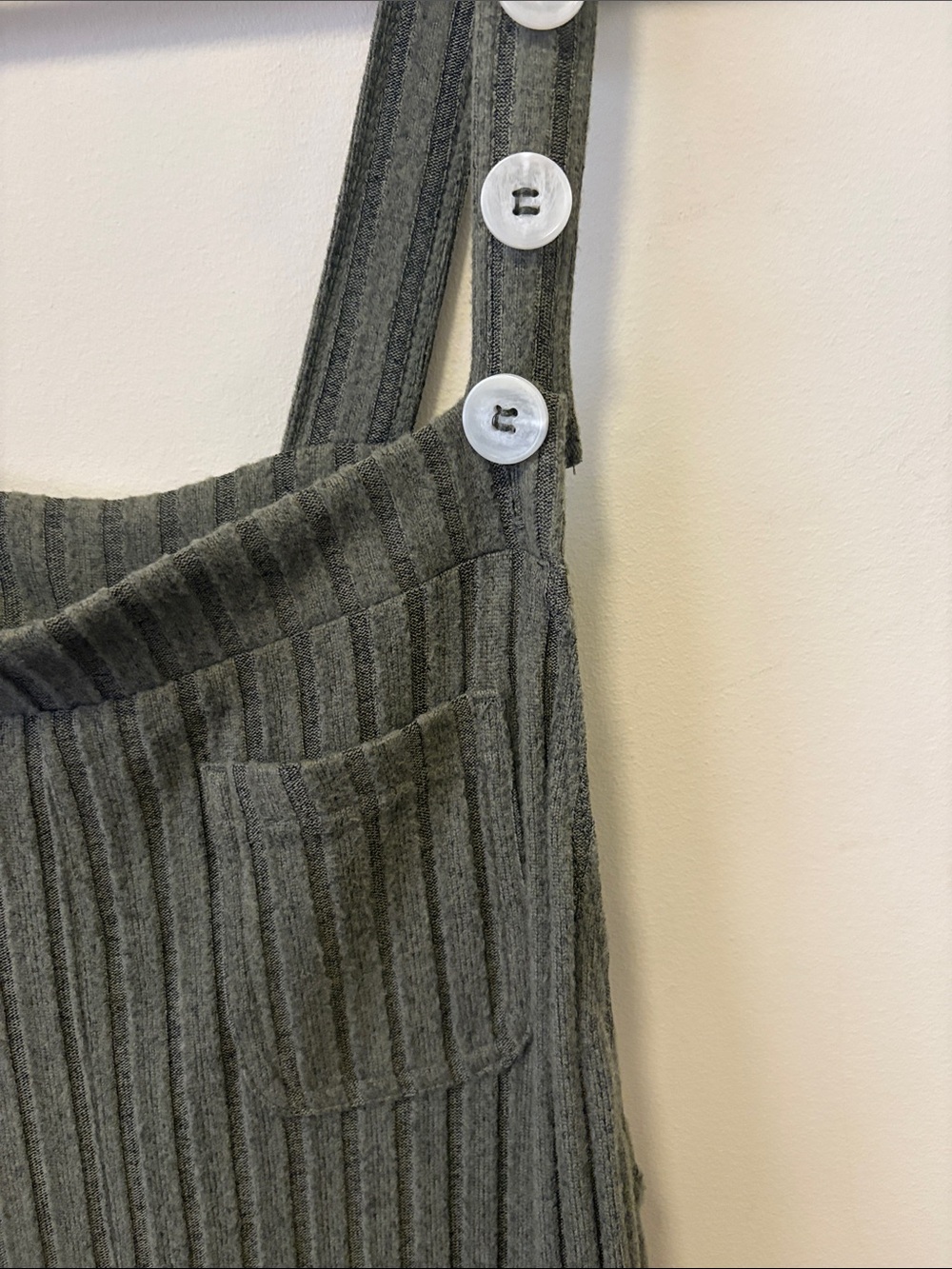 Halara green overalls with pockets - Picture 6 of 8